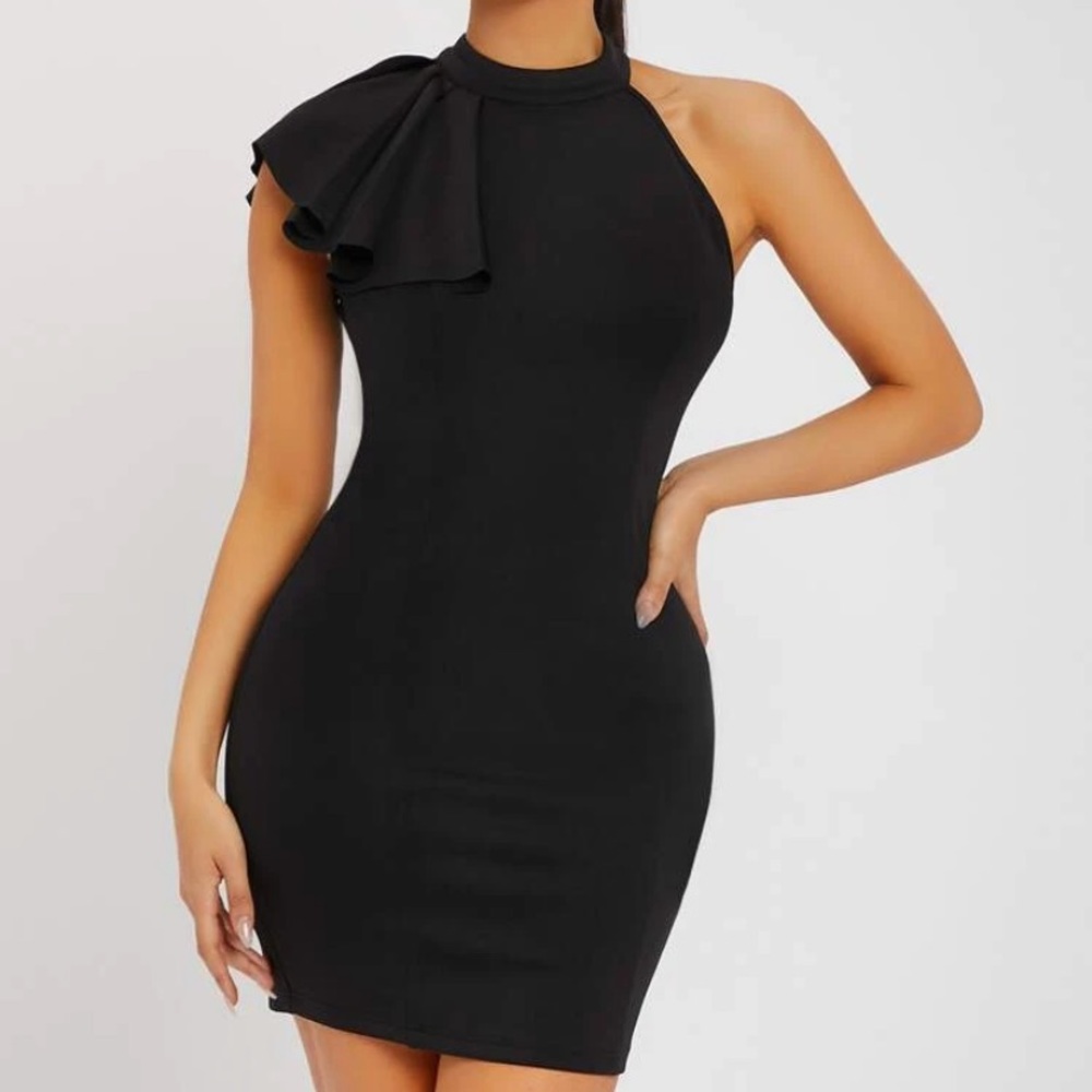 NWOT 🌺Ruffle Trim Body-con Dress🌺